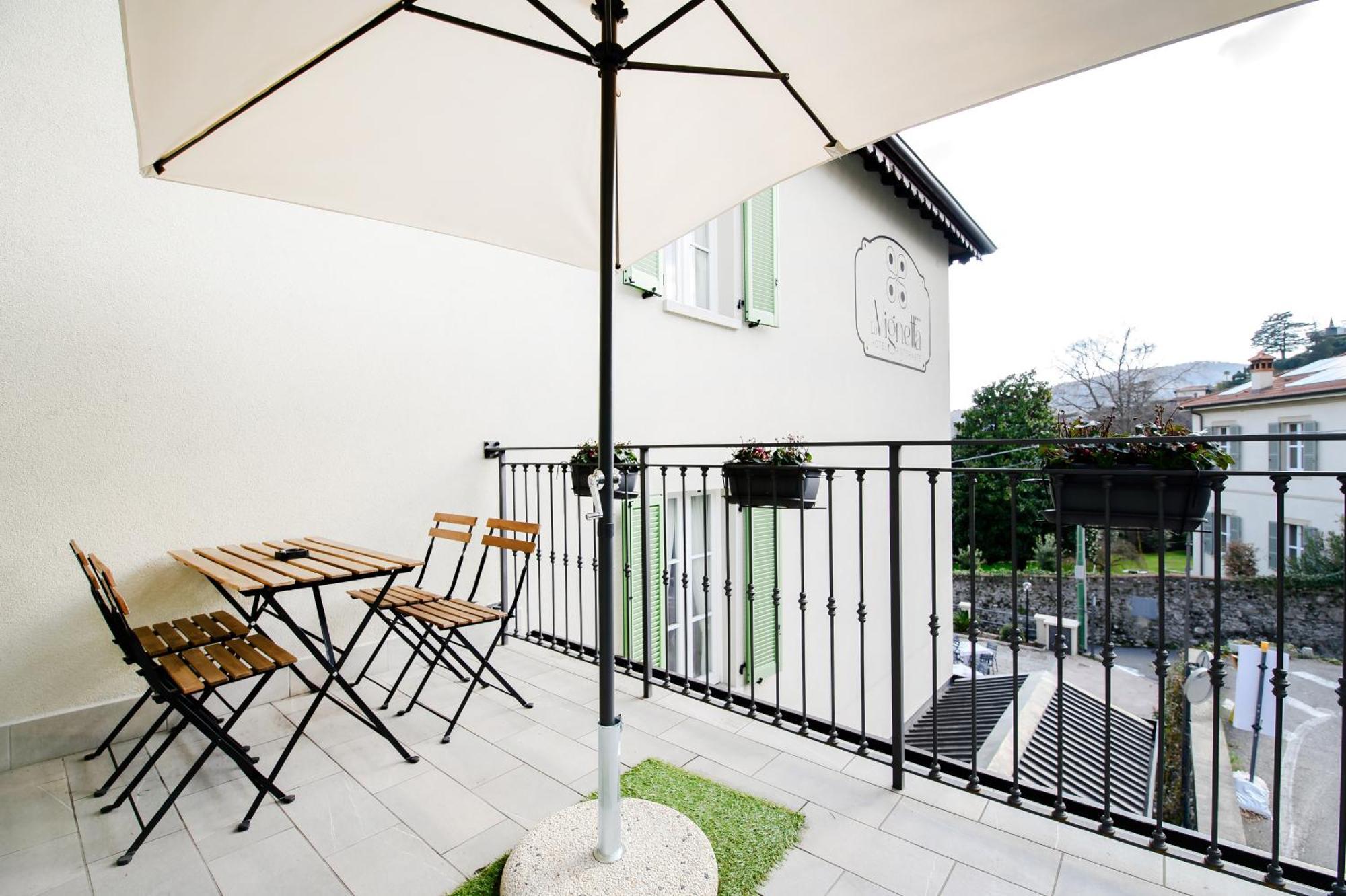 Hotel Ristorante La Vignetta Τσερνόμπιο Εξωτερικό φωτογραφία
