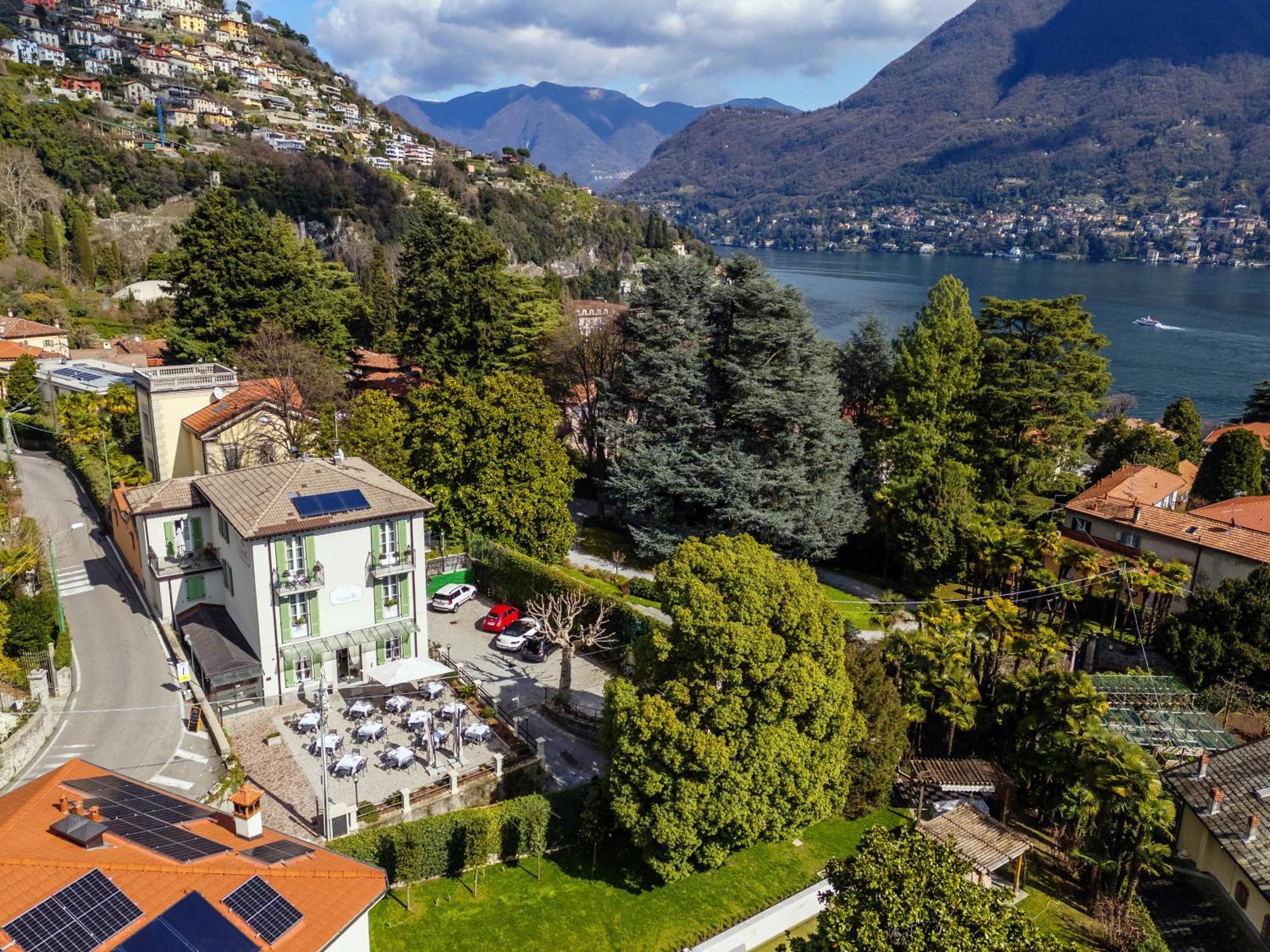 Hotel Ristorante La Vignetta Τσερνόμπιο Εξωτερικό φωτογραφία